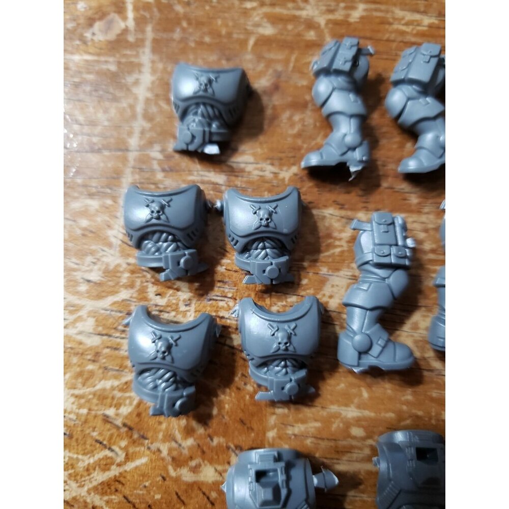 Warhammer 40k Space Marine Bits Primaris Reiver MK X Phobos Torso & Legs x5 - Picture 8 of 9